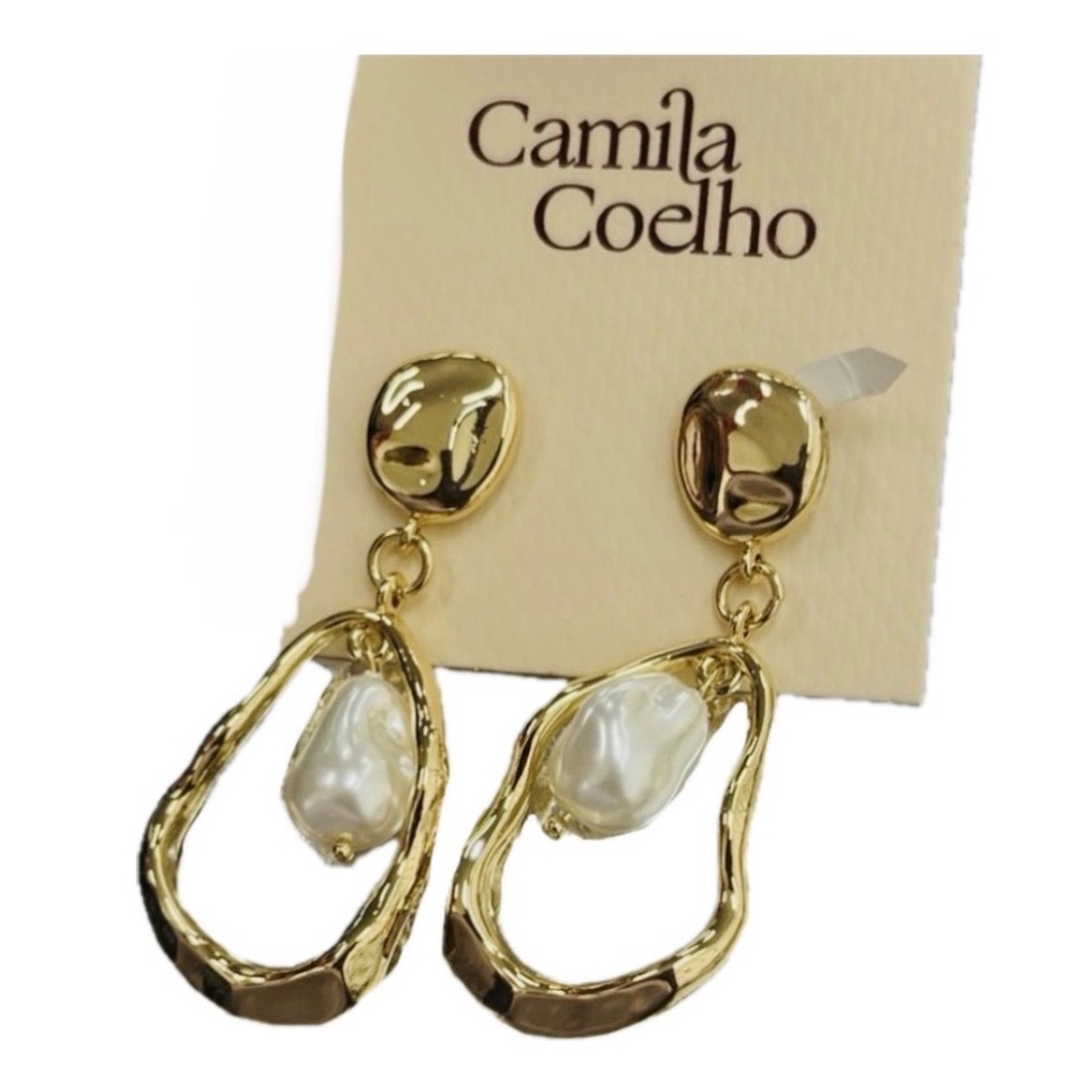 NWT ⚜️👑⚜️ Camila Coelho Gorgeous Gold Toned Teardrop with Faux Pearl Earrings